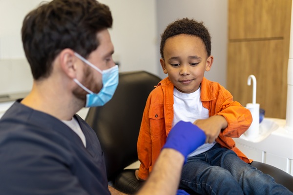 How A Family Dentist Can Keep Your Entire Family Smiling